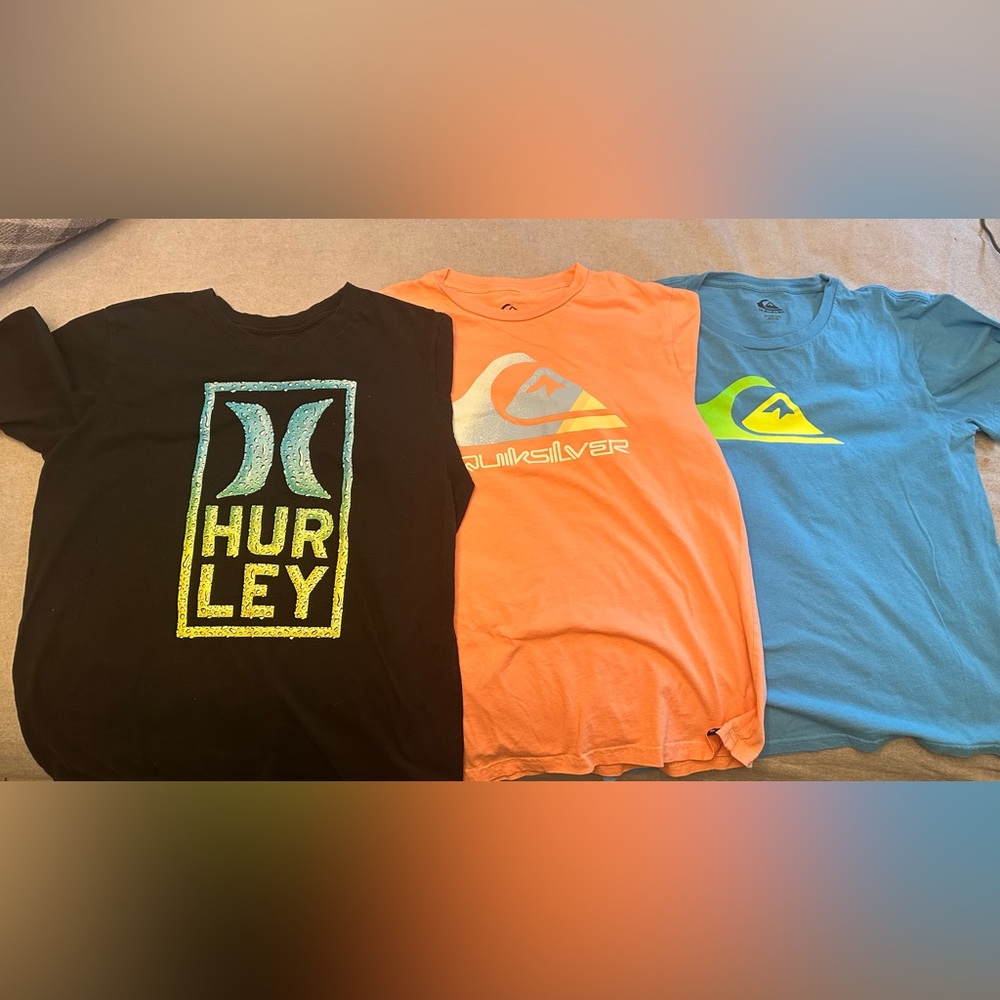 Boys Graphic Tee Bundle Hurley & Quiksilver Size L/XL (14–20)